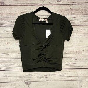 🦃 NWT‎ Willow Root Cropped Green Top Large